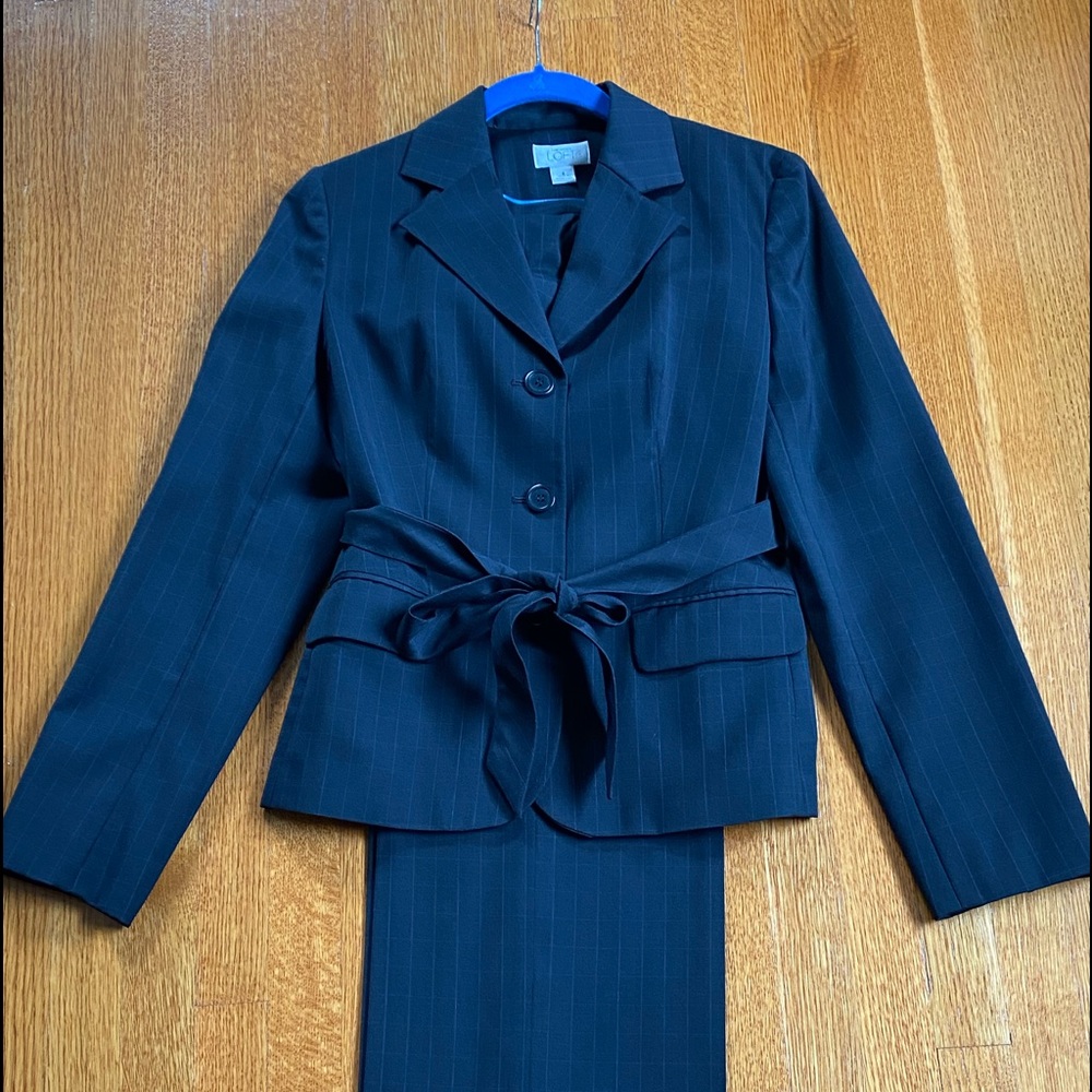 Ann Taylor Suit - Closet Sale 🥳. Black